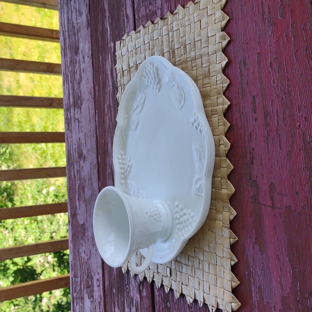 Vintage Colony Milk glass Luncheon Plate Set